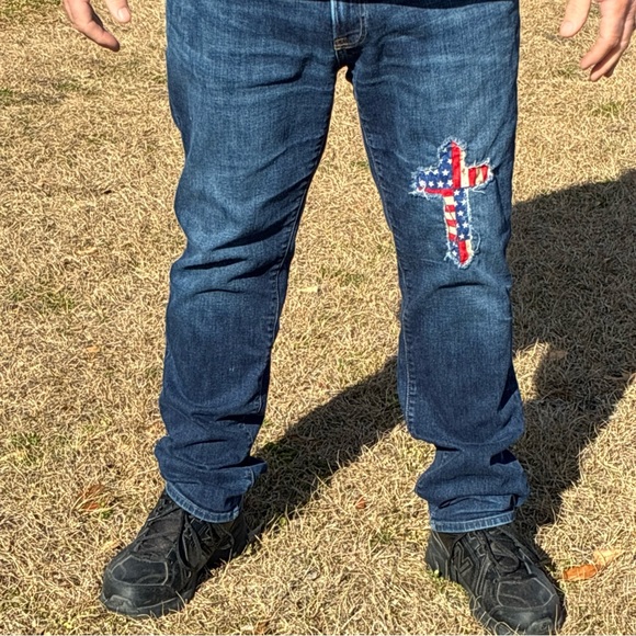 Men’s Abercrombie & Fitch Cross USA Flag Patched Distressed Blue Jeans, 38x34 - Picture 4 of 12
